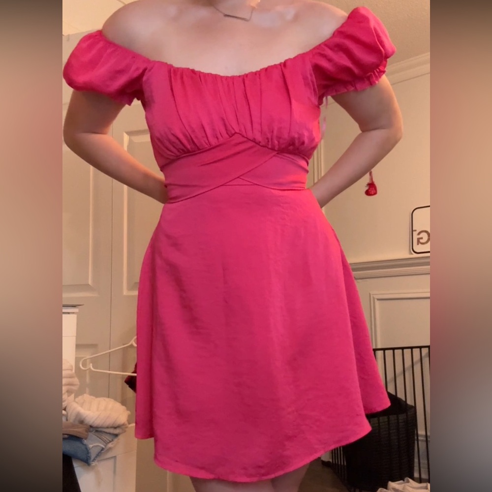 Pink dress - Picture 4 of 6